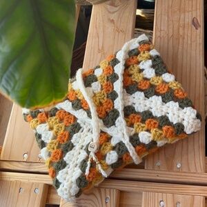 SYD CROCHET BOOK/KINDLE SLEEVE